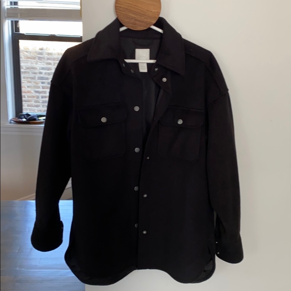 Oversized black shacket